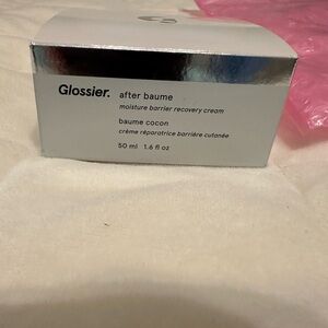 Glossier Moisture Barrier Cream
